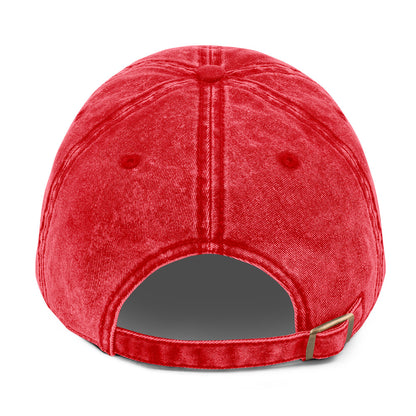 Rote gewaschene Basecap mit gelber Stickerei „horse girl“.