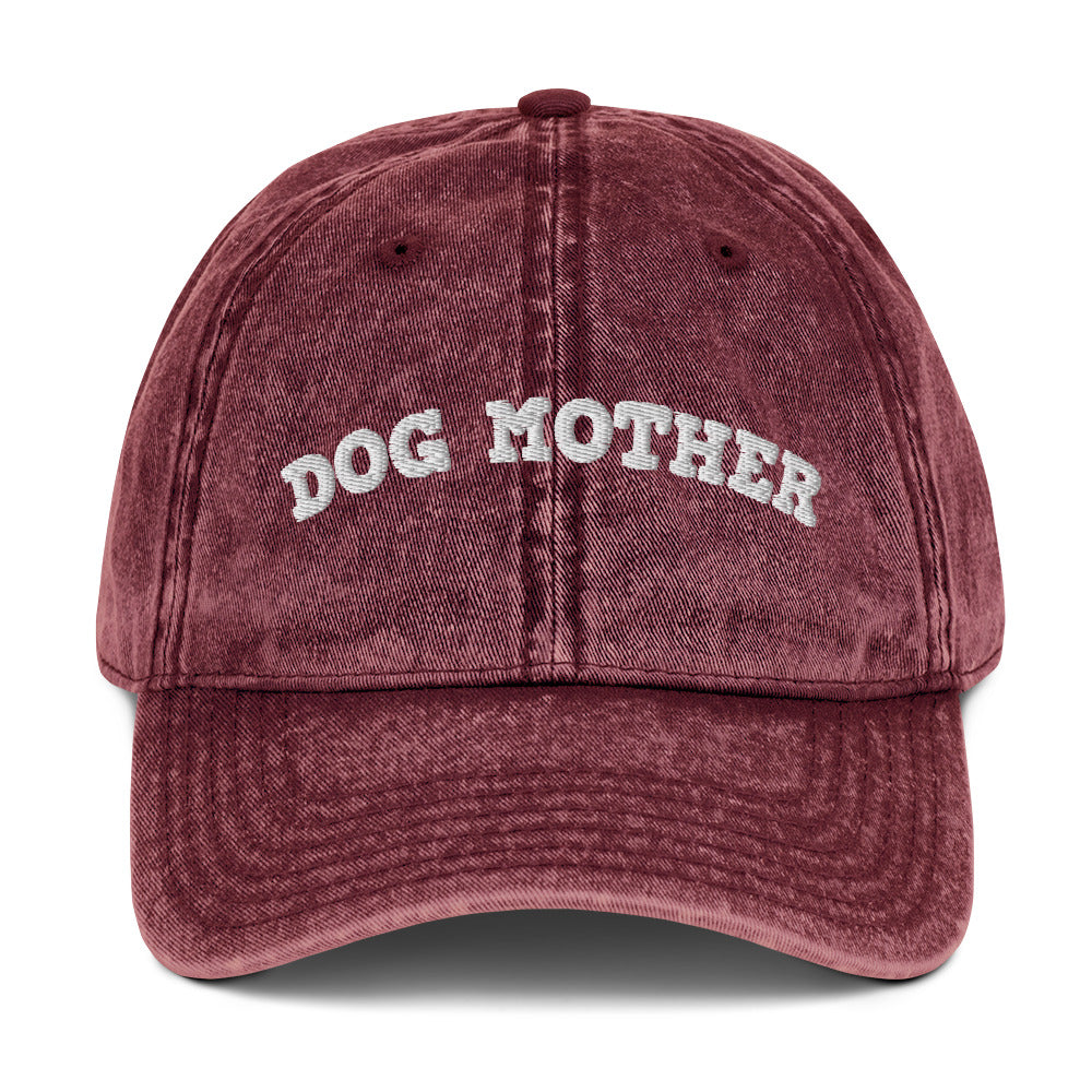 Cap mit weißem Stickschriftzug "Dog Mother" auf der Vorderseite