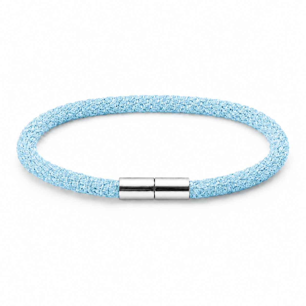 Geflochtenes Kumihimo Armband in Hellblau mit poliertem Edelstahlverschluss.
